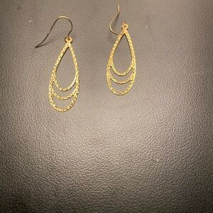 Chic Gold Teardrop Earrings